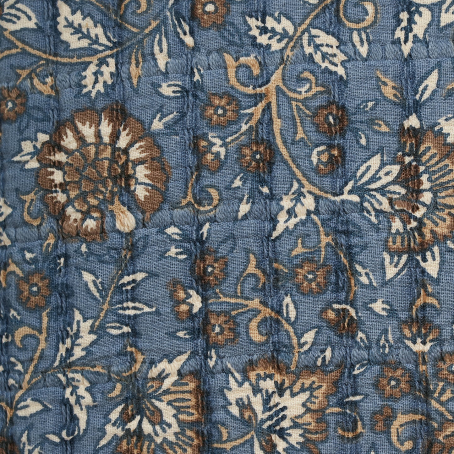 handmade-aosta-pillow-cushion