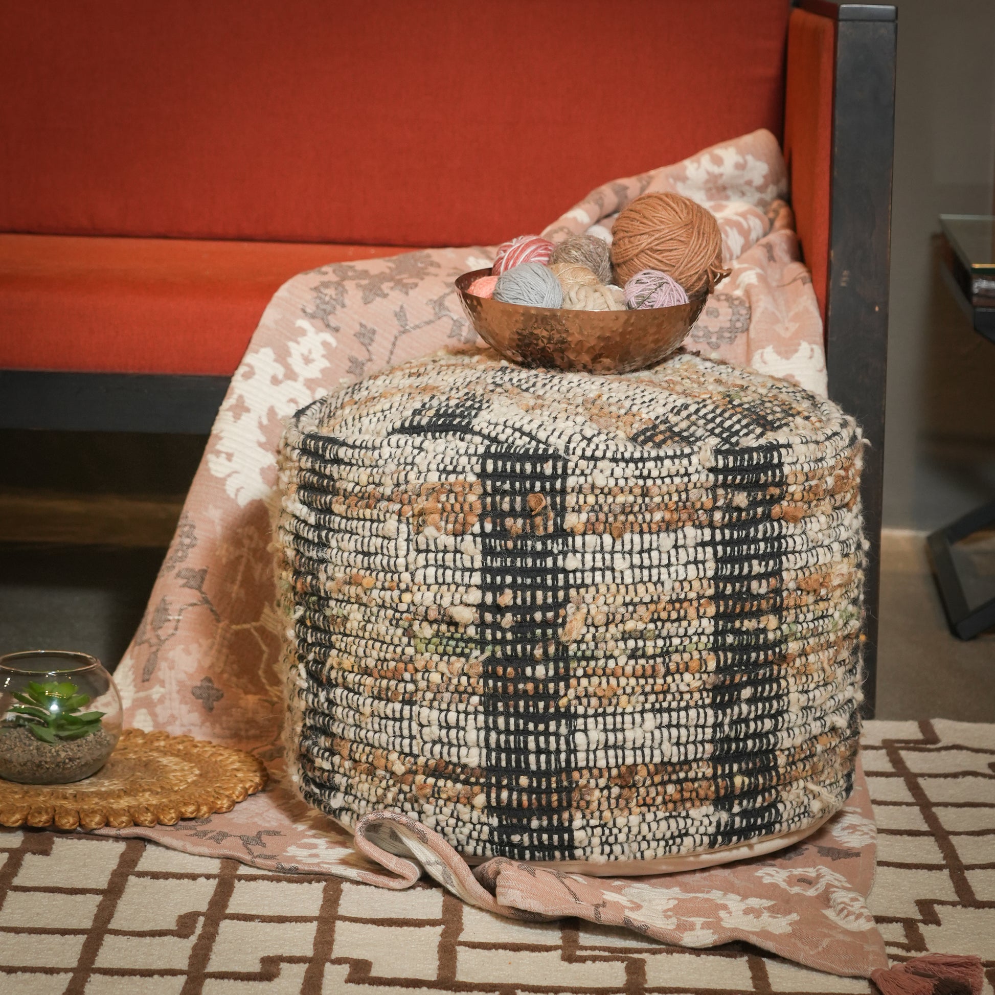 handmade-dolsk-pouf