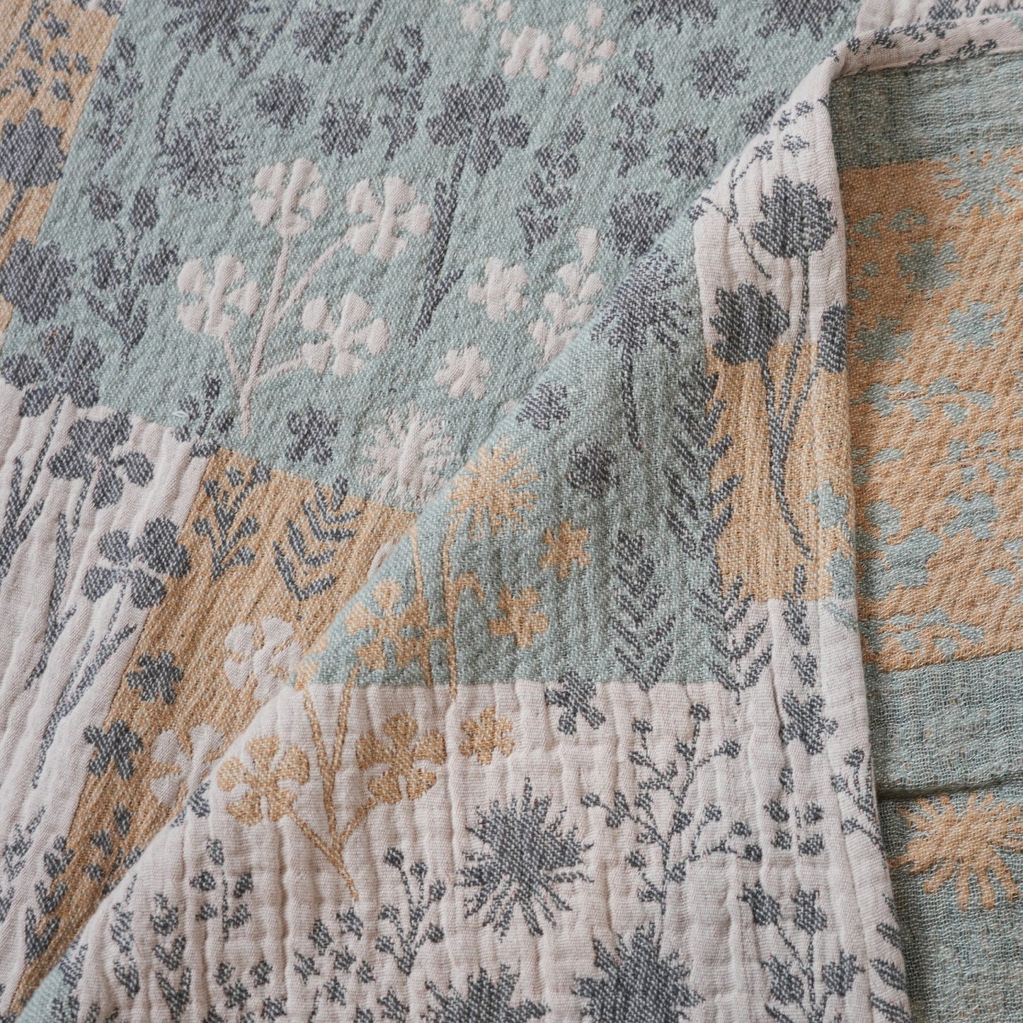 handmade-fleix-throw-cotton