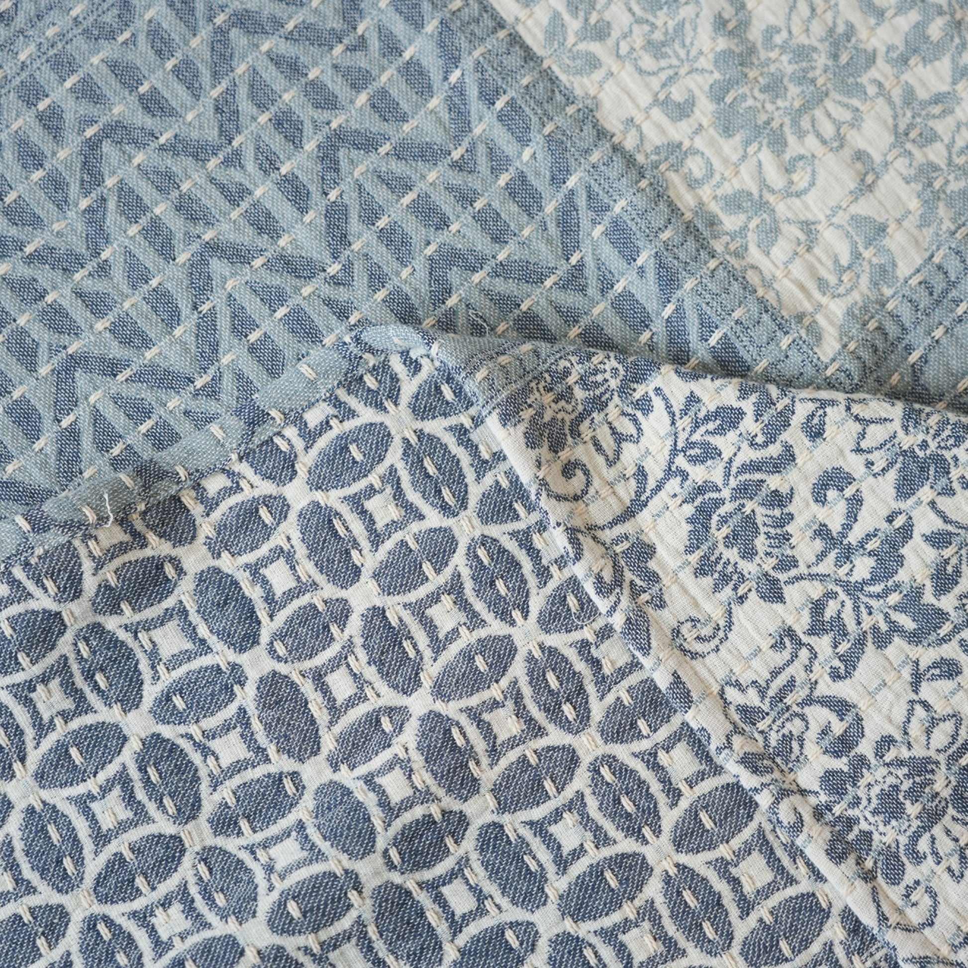 handmade-llamas-throw-cotton