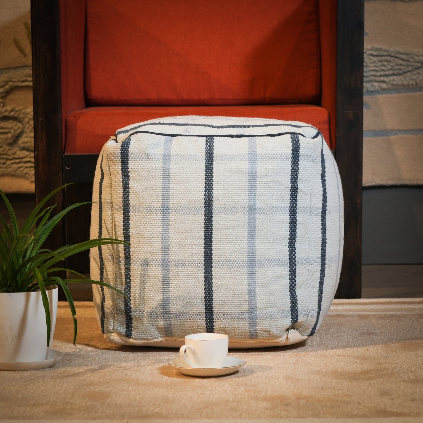 handmade-pyzdry-pouf